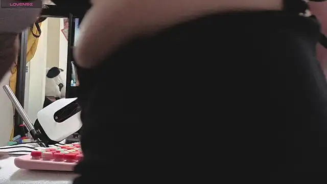 Hotsamantamature online show from 10/27/25, 09:19