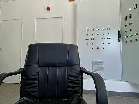 Leonormaldick online show from 06/22/26, 10:12