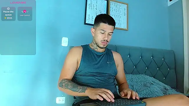 Snapshot of mateoreal1 chatting on 03/03/26, 12:00 mateoreal1 online show from 03/03/26, 12:00