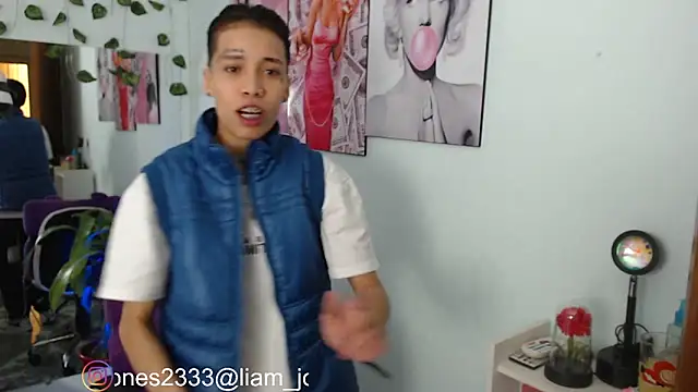 Jonesliam23 online show from 02/28/25, 06:52