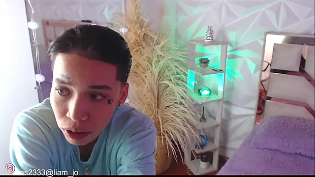 Jonesliam23 online show from 10/14/25, 07:25