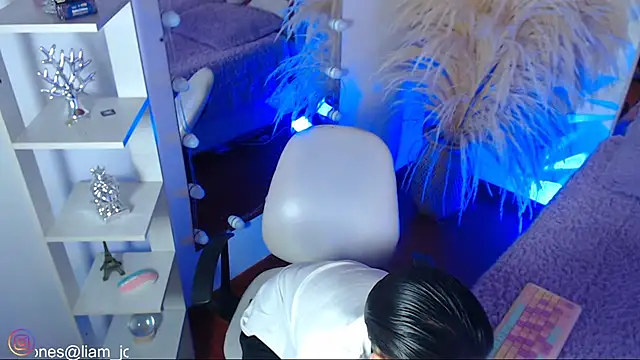 Jonesliam23 online show from 02/12/26, 07:20