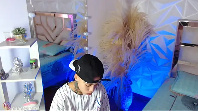 Jonesliam23 online show from 03/07/26, 07:11