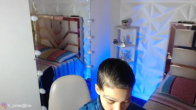 Jonesliam23 online show from 03/31/26, 07:47