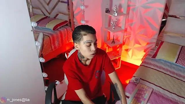 Jonesliam23 online show from 04/09/26, 07:41