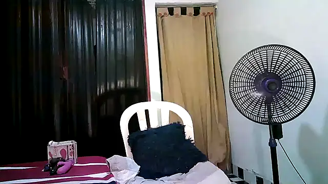 kimmiemm online show from 10/02/25, 12:17