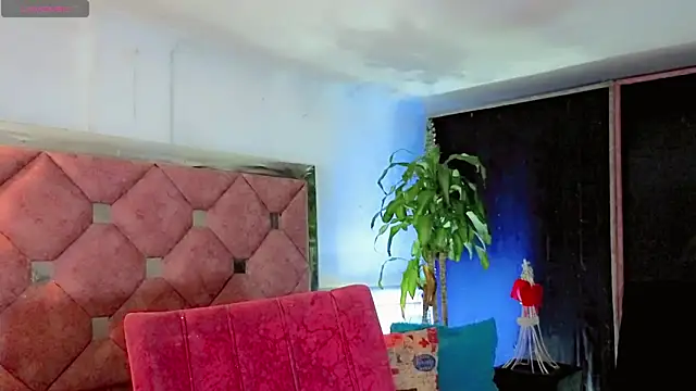 Snapshot of the-horus-girl chatting on 05/19/26, 05:25 the-horus-girl online show from 05/19/26, 05:25
