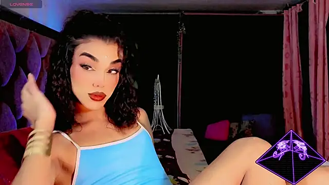 Snapshot of the-horus-girl chatting on 06/03/26, 05:43 the-horus-girl online show from 06/03/26, 05:43