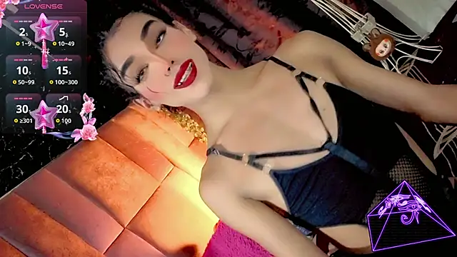 Snapshot of the-horus-girl chatting on 06/11/26, 06:44 the-horus-girl online show from 06/11/26, 06:44