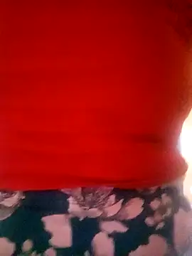 Snapshot of isaReyes chatting on 10/12/25, 12:04 isaReyes online show from 10/12/25, 12:04