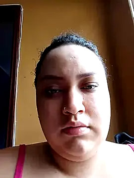 Snapshot of isaReyes chatting on 10/20/25, 01:44 isaReyes online show from 10/20/25, 01:44