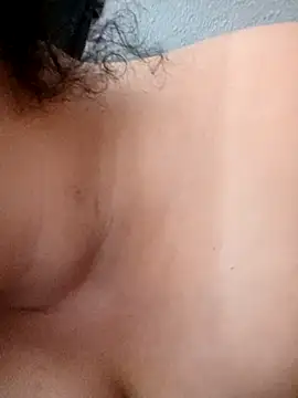 Snapshot of isaReyes chatting on 10/25/25, 11:40 isaReyes online show from 10/25/25, 11:40