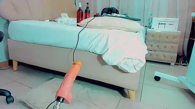 EmilyySaenz online show from 01/30/25, 07:37