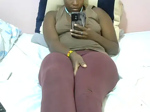 Snapshot of winnie254 chatting on 09/16/25, 04:52 winnie254 online show from 09/16/25, 04:52