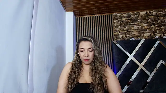 Snapshot of marie_hss chatting on 07/06/26, 03:03 marie hss online show from 07/06/26, 03:03