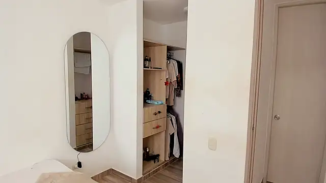 rose scottt online show from 11/13/25, 05:34