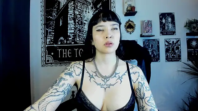Snapshot of Demongirl6666 chatting on 10/22/25, 05:56 Demongirl6666 online show from 10/22/25, 05:56