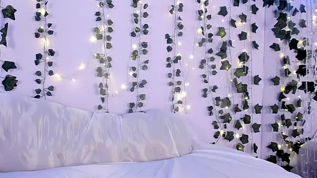 Snapshot of Natasha_Nasty2 chatting on 12/24/24, 12:44 Natasha Nasty2 online show from 12/24/24, 12:44