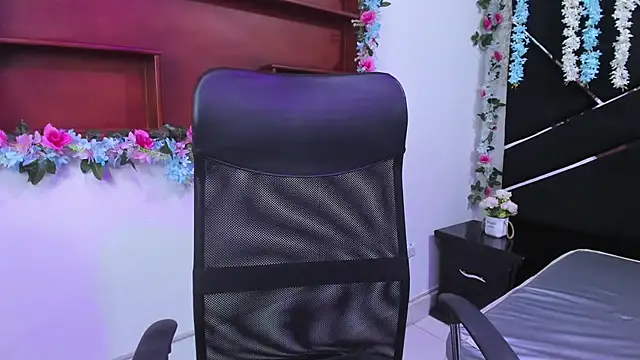 MariaClay online show from 11/26/25, 12:06