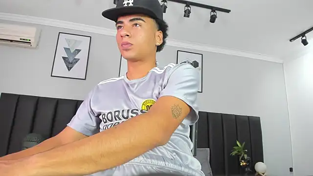 ANGEL NICOLAS online show from 01/11/25, 09:36