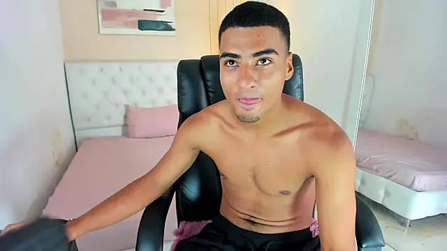 ANGEL NICOLAS online show from 12/17/25, 05:41