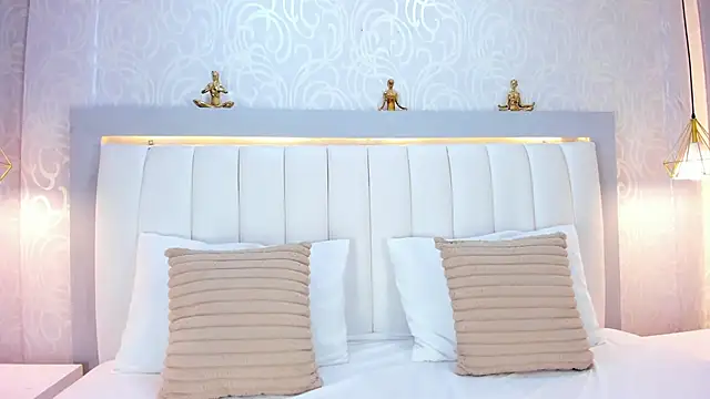 afrodytasky  online show from 10/02/25, 11:39