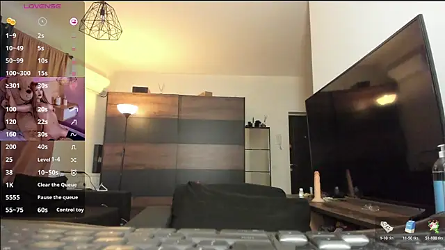 Snapshot of justchloex chatting on 01/31/25, 12:07 justchloex online show from 01/31/25, 12:07