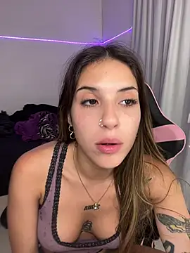 Snapshot of Lolykush chatting on 02/17/25, 04:31 Lolykush online show from 02/17/25, 04:31