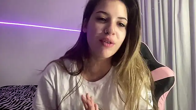 Snapshot of Lolykush chatting on 03/15/25, 07:16 Lolykush online show from 03/15/25, 07:16