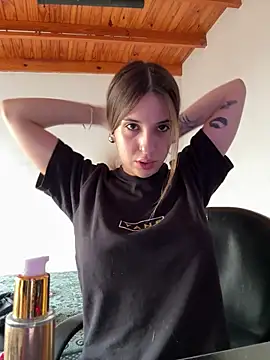 Snapshot of Lolykush chatting on 09/16/25, 04:52 Lolykush online show from 09/16/25, 04:52