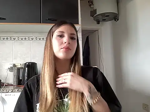 Snapshot of Lolykush chatting on 09/21/25, 05:36 Lolykush online show from 09/21/25, 05:36