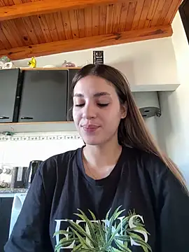 Snapshot of Lolykush chatting on 09/22/25, 05:37 Lolykush online show from 09/22/25, 05:37