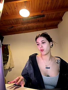 Snapshot of Lolykush chatting on 10/05/25, 11:02 Lolykush online show from 10/05/25, 11:02