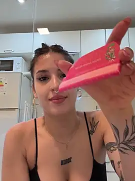 Snapshot of Lolykush chatting on 10/16/25, 08:54 Lolykush online show from 10/16/25, 08:54