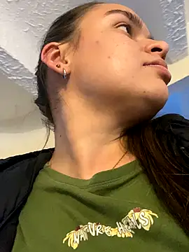 Nathaly00  online show from 10/15/25, 07:58