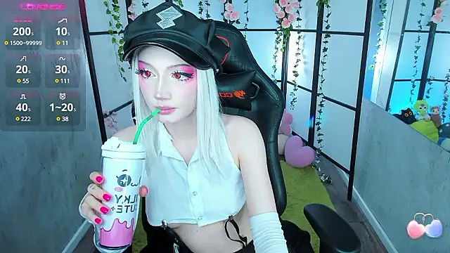 LilithLin online show from 12/06/24, 09:57