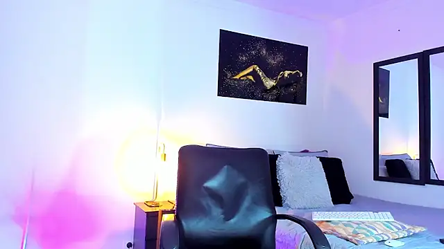 Snapshot of KimberlyBanks2 chatting on 02/28/25, 02:31 KimberlyBanks2 online show from 02/28/25, 02:31