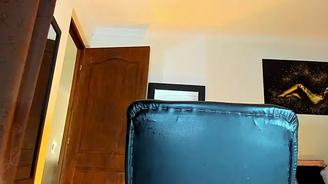 Snapshot of KimberlyBanks2 chatting on 09/19/25, 03:02 KimberlyBanks2 online show from 09/19/25, 03:02