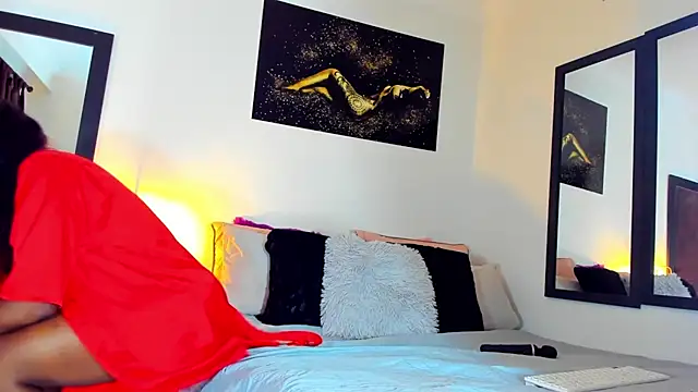 Snapshot of KimberlyBanks2 chatting on 10/25/25, 03:18 KimberlyBanks2 online show from 10/25/25, 03:18