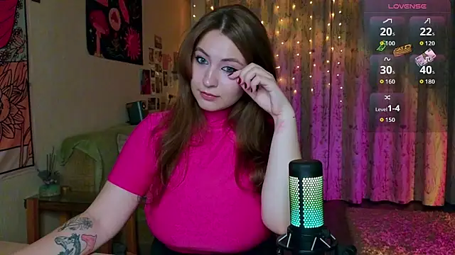 LisaCase online show from 09/27/25, 12:32