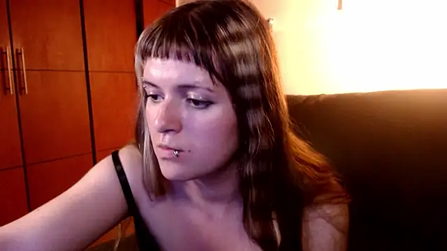 NEXT DOOR GIRL  online show from 10/21/25, 10:54