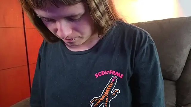 NEXT DOOR GIRL  online show from 12/13/25, 10:04