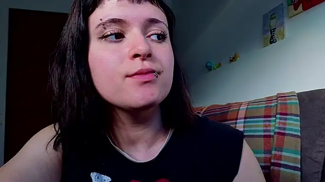 NEXT DOOR GIRL  online show from 04/09/26, 10:37