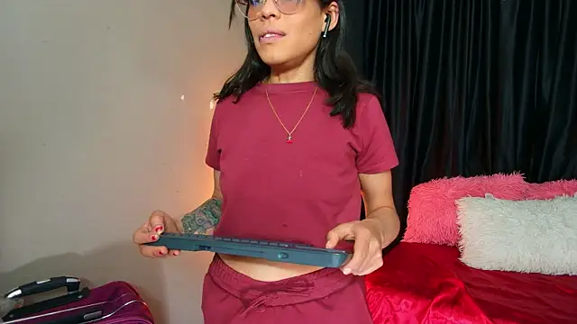 AvaLusty online show from 02/05/26, 05:06