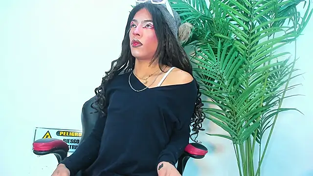 Briyit Doll online show from 12/03/24, 12:06