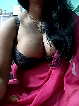 Snapshot of Savita_bhabhii chatting on 02/14/25, 05:25 Savita bhabhii online show from 02/14/25, 05:25