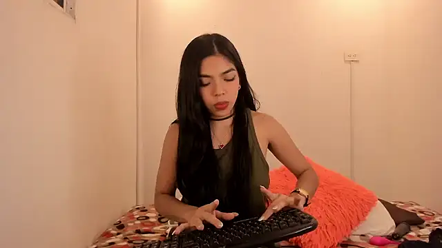 meganrossee69 online show from 01/03/25, 03:05