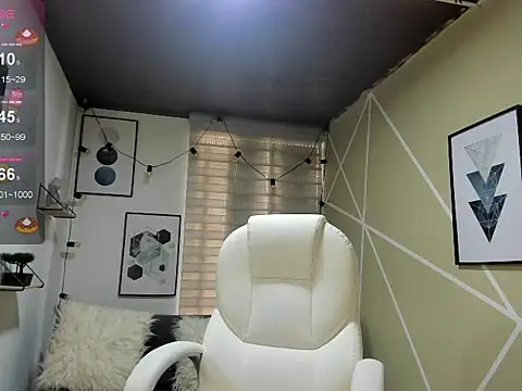 Enma  clark online show from 11/05/25, 08:09