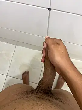 rafanovinho19 online show from 01/29/25, 02:40