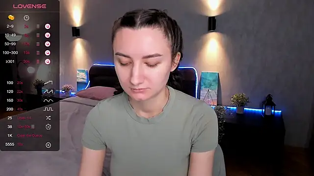 Snapshot of annacooleman chatting on 02/18/25, 02:27 annacooleman online show from 02/18/25, 02:27